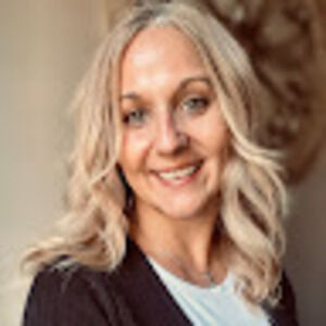 Meet your Posher, Courtney